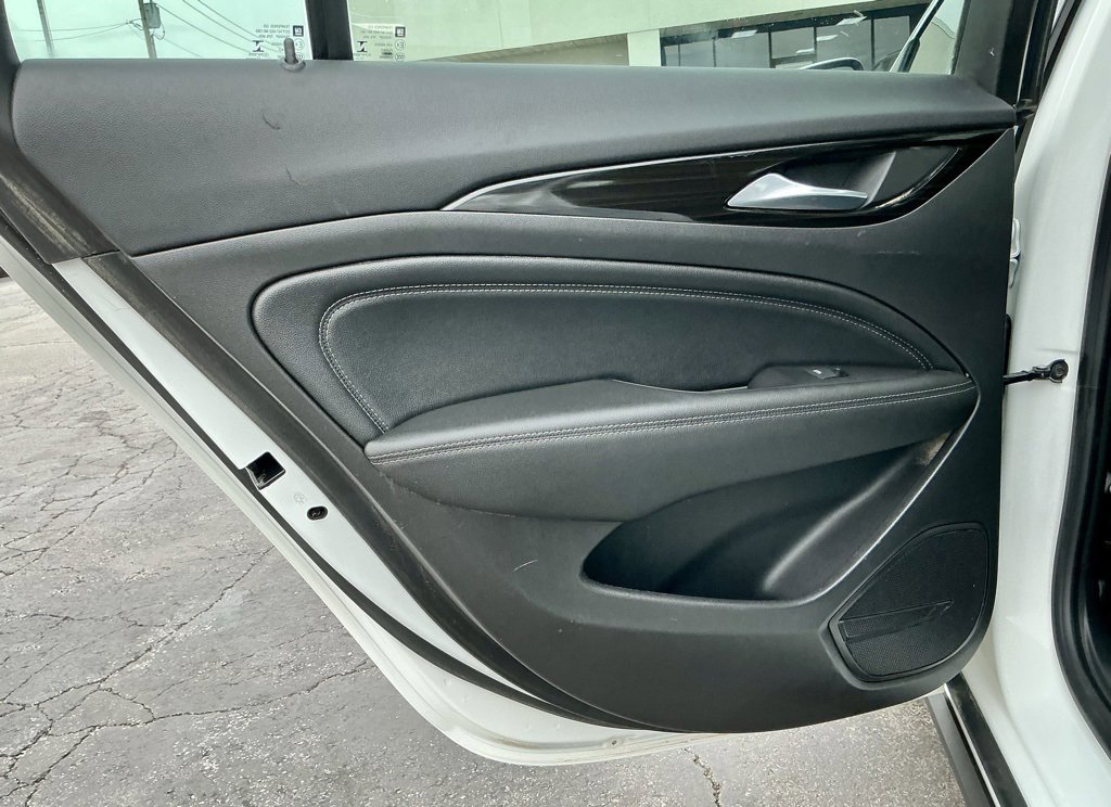 Used 2018 Buick Regal Essence w/ Driver Confidence Package #1 image 30