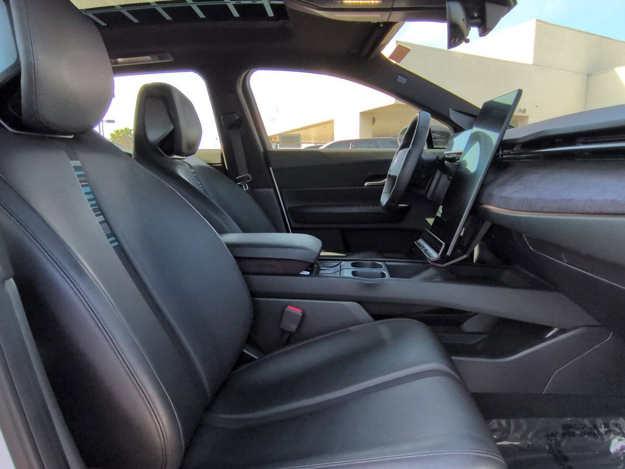 Used 2023 Fisker Ocean One image 26