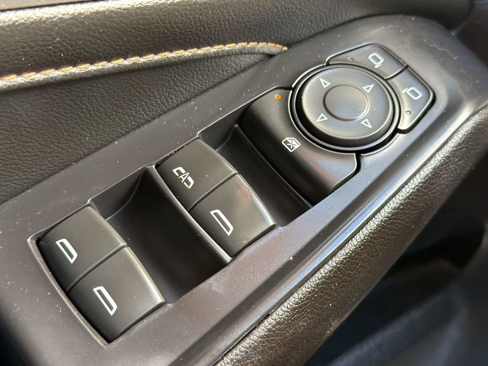 Used 2021 Chevrolet Traverse LT FWD image 13