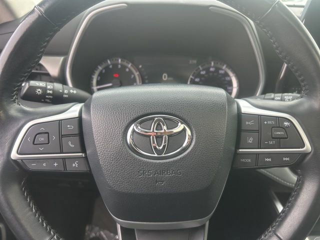 Used 2024 Toyota Highlander XLE image 31