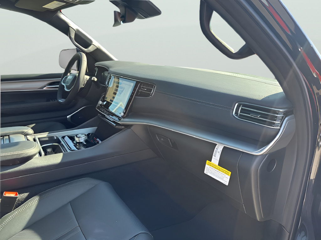 New 2026 Jeep Grand Wagoneer L 2WD image 15