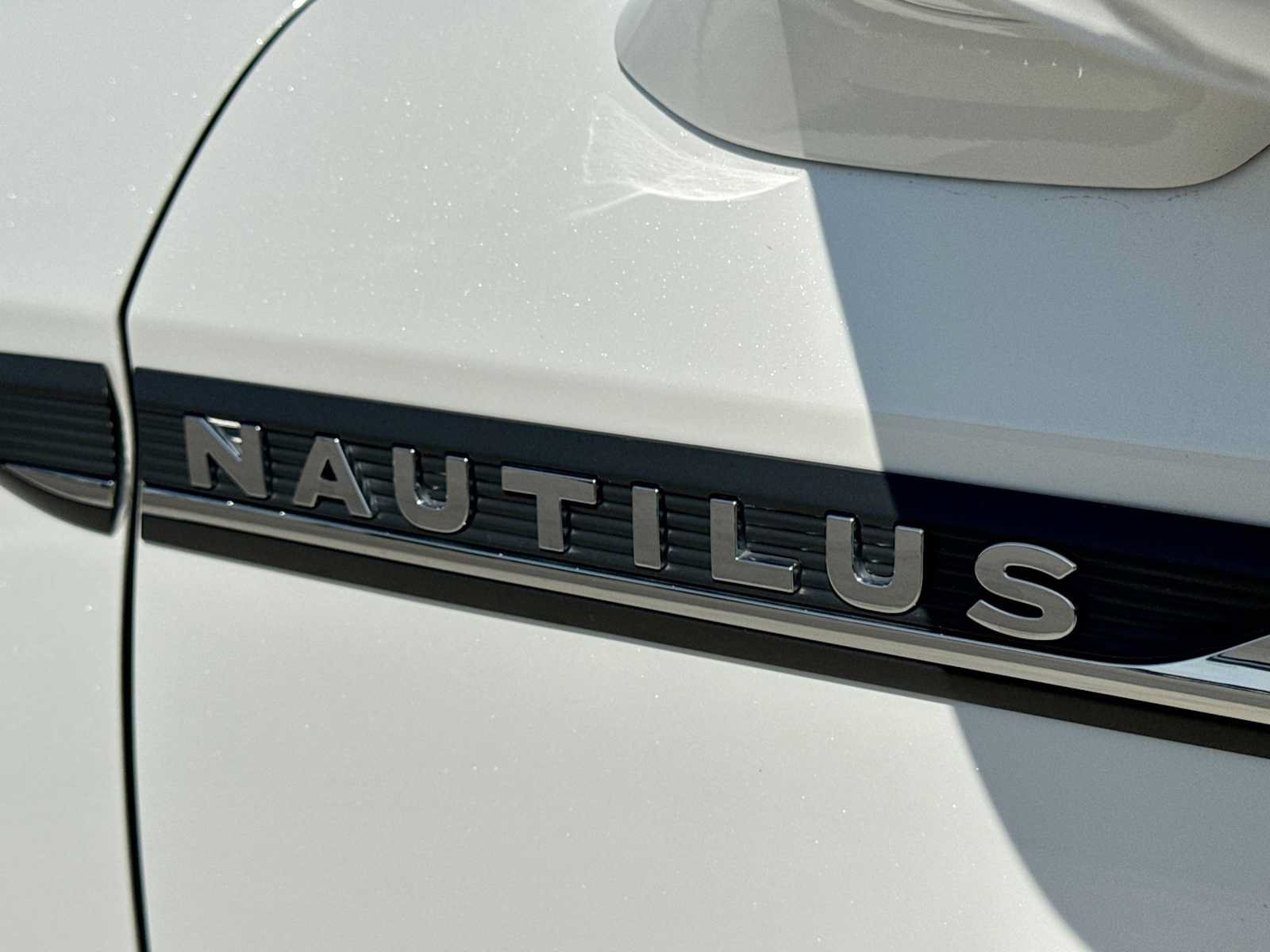 Used 2023 Lincoln Nautilus AWD w/ Premium Package image 12