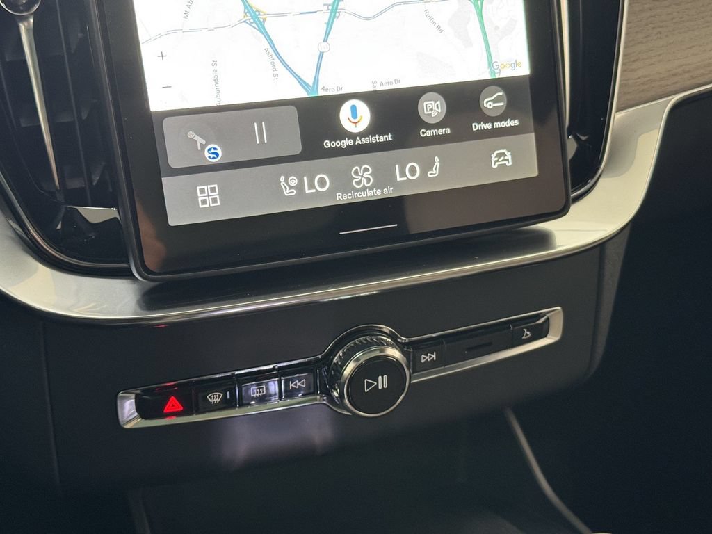 New 2026 Volvo XC90 T8 Plus AWD/4WD image 30