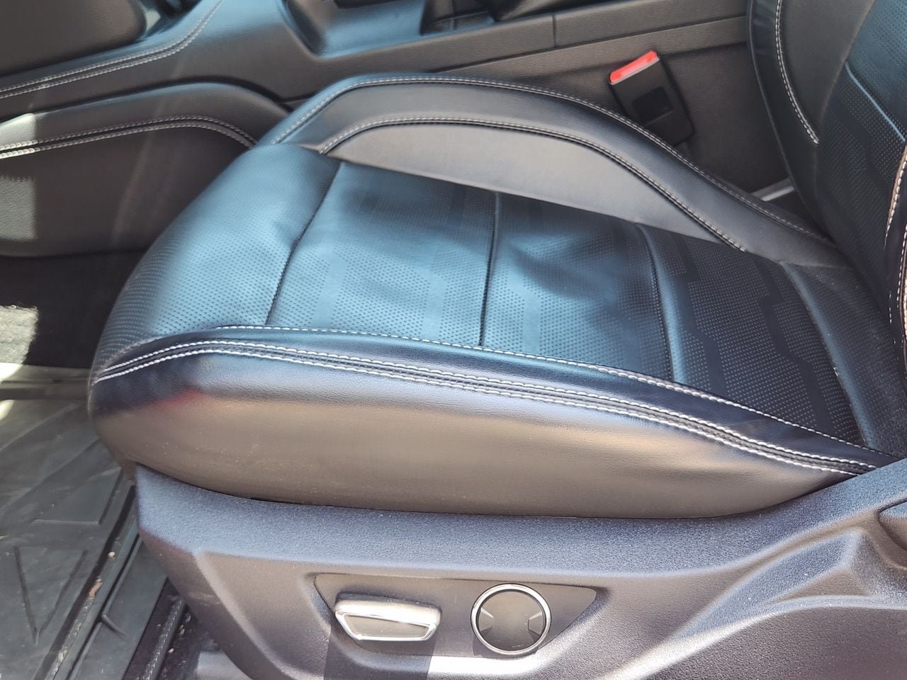 Used 2019 Ford Mustang GT Premium w/ Equipment Group 401A RWD image 23