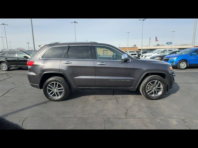 Used 2017 Jeep Grand Cherokee Limited image 9