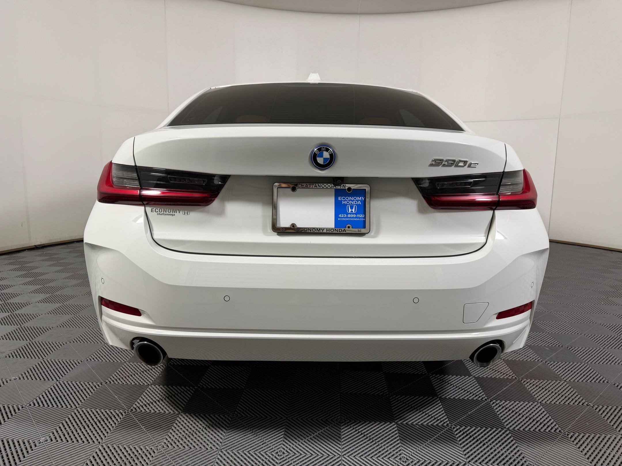 Used 2023 BMW 330e w/ Driving Assistance Package RWD image 8