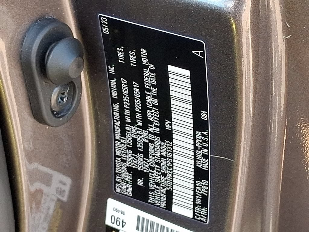 Used 2023 Toyota Sienna XLE FWD image 26