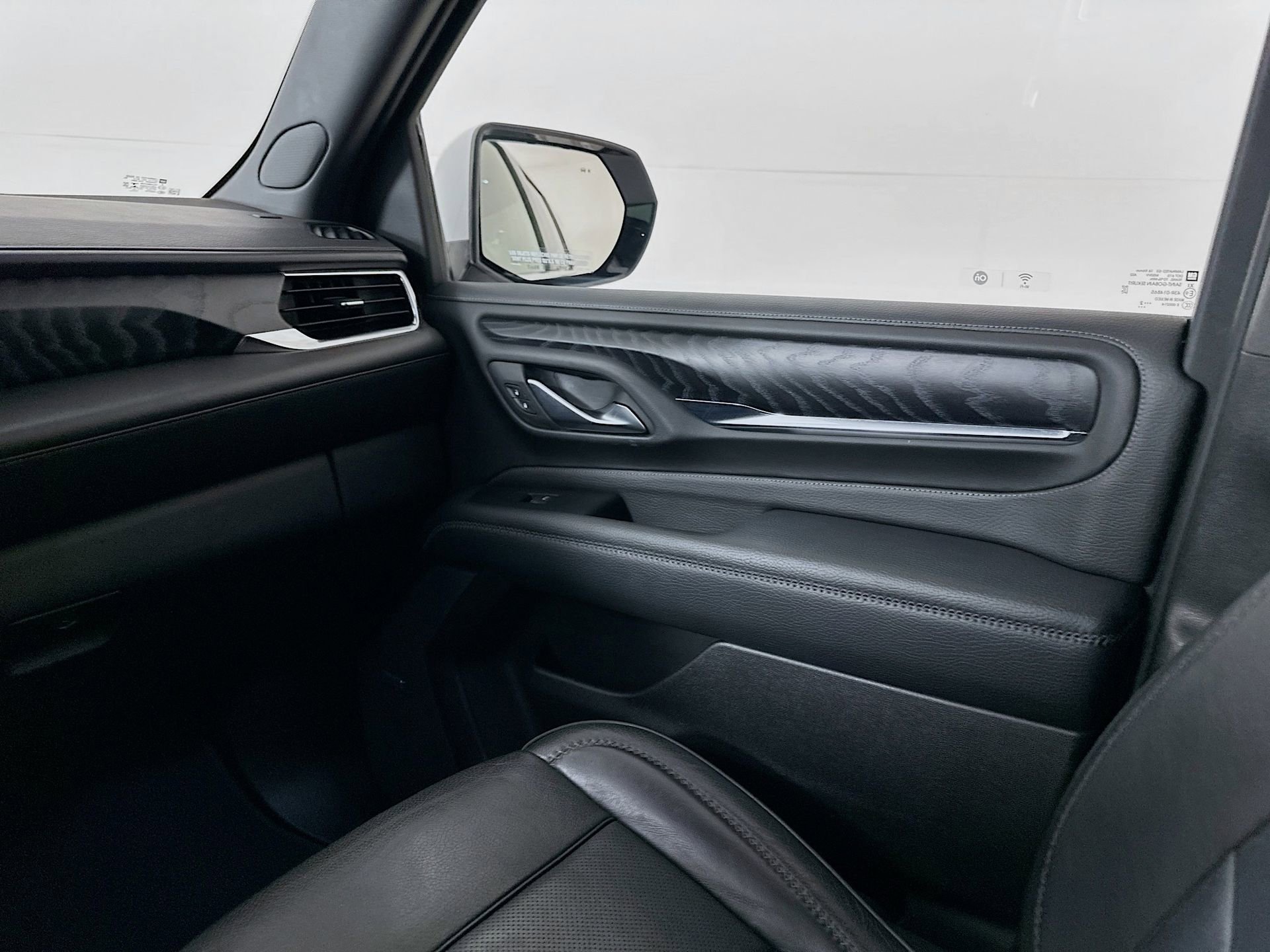 Used 2022 GMC Yukon Denali image 25