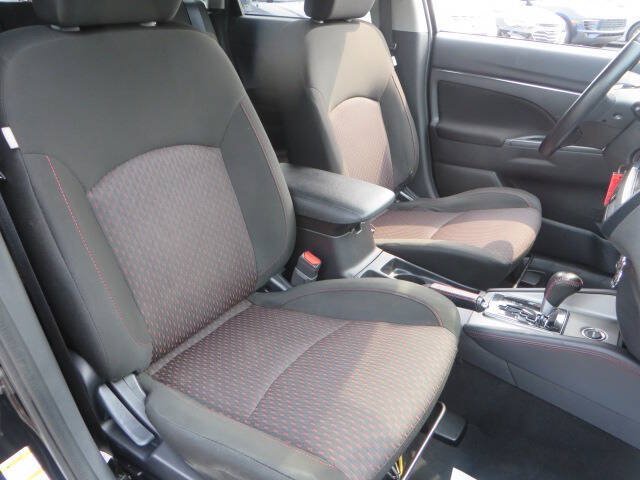 Used 2018 Mitsubishi Outlander Sport ES AWD/4WD image 31