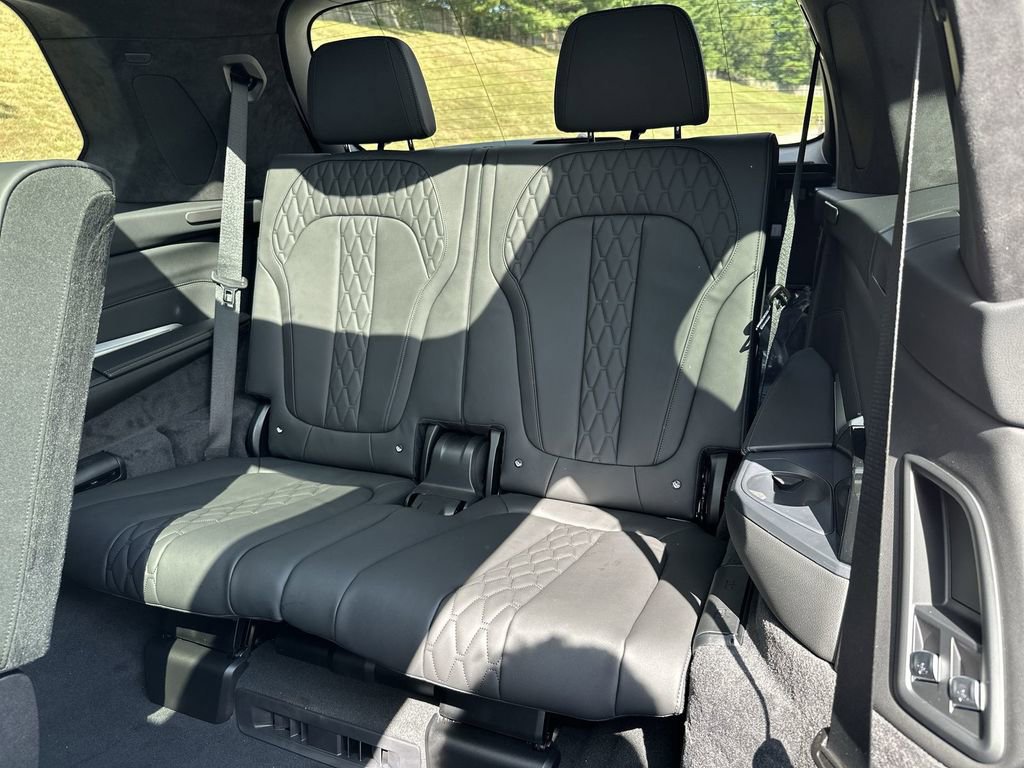 Used 2025 BMW X7 M60i image 51