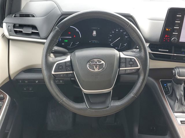 Used 2024 Toyota Sienna LE FWD image 14