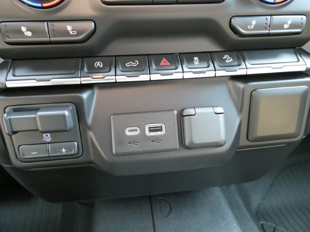 Certified 2020 Chevrolet Silverado 1500 LT w/ All-Star Edition AWD/4WD image 27
