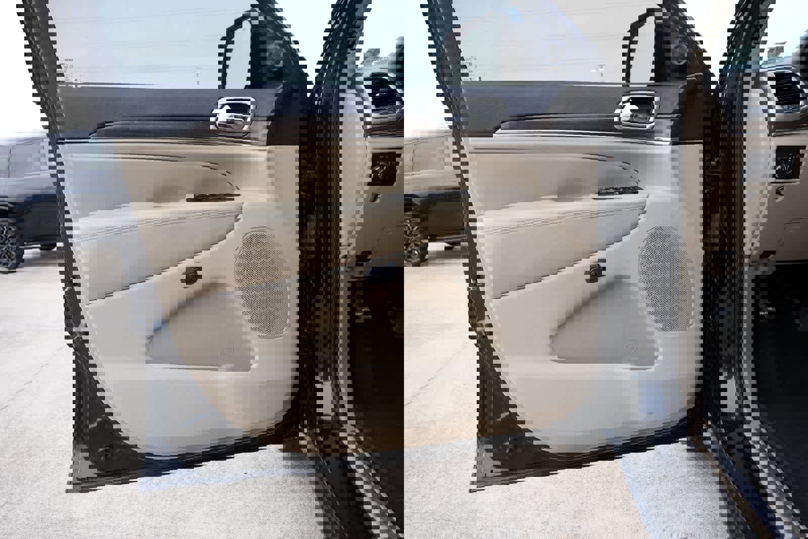 Used 2014 Jeep Grand Cherokee Limited image 17