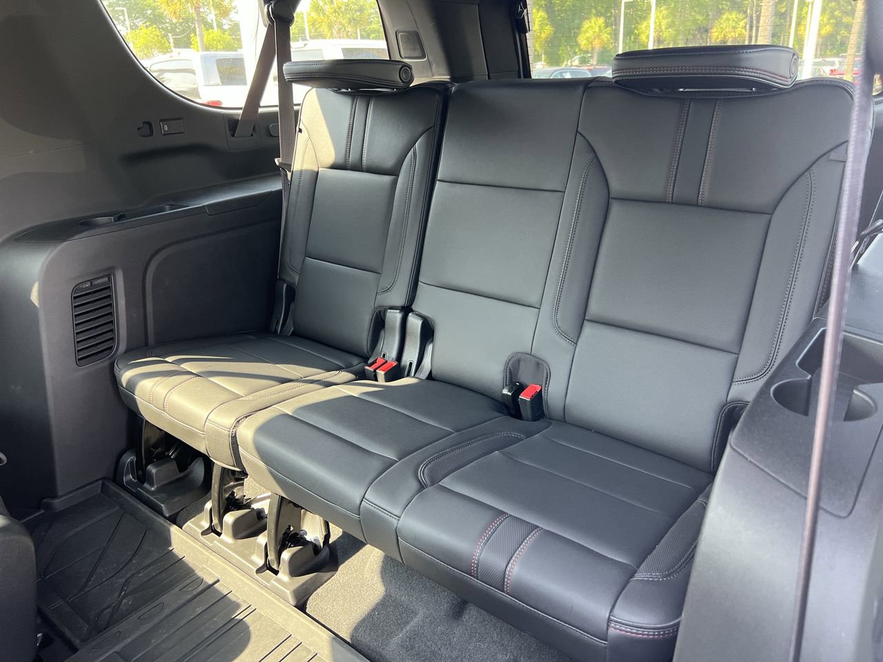 Used 2021 Chevrolet Suburban RST w/ Luxury Package AWD/4WD image 33