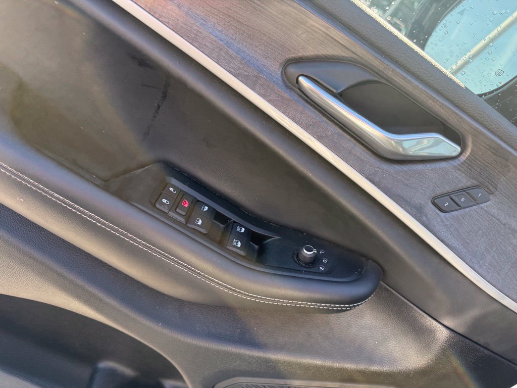 Used 2025 Jeep Grand Cherokee Limited w/ Black Appearance Package RWD image 6