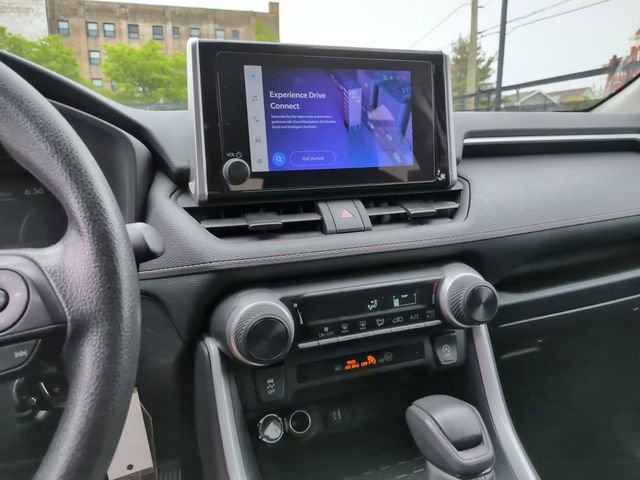 Used 2024 Toyota RAV4 LE FWD image 22