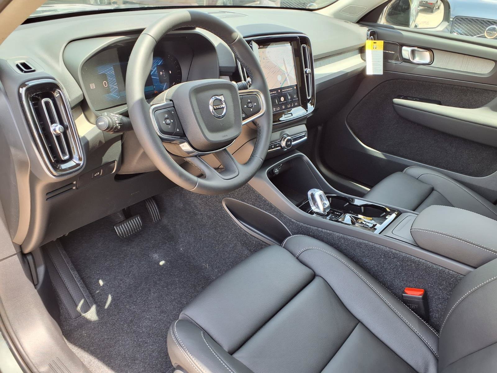New 2026 Volvo XC40 B5 Plus w/ Climate Package AWD/4WD image 12