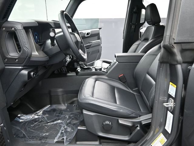 Used 2025 Ford Bronco Badlands image 16