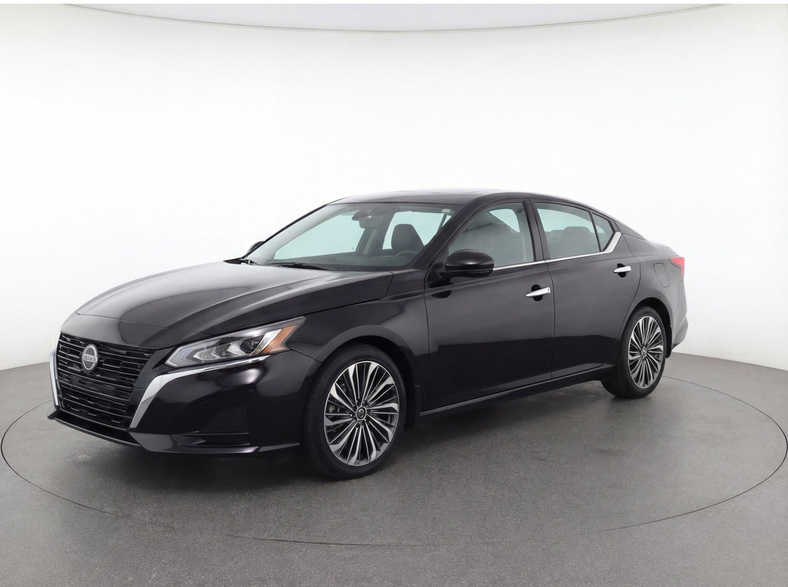 Used 2024 Nissan Altima 2.5 SL AWD/4WD image 3