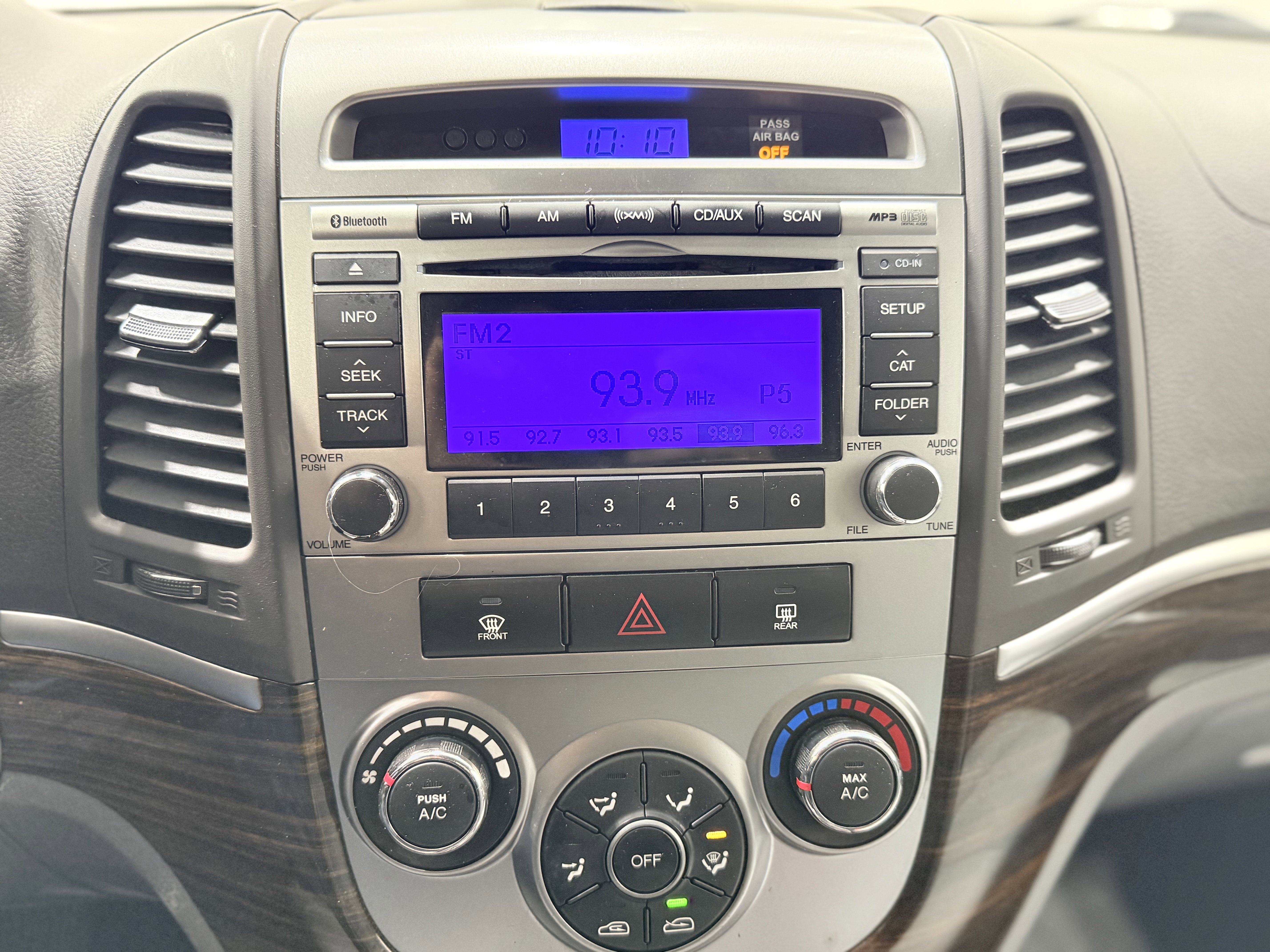 Used 2012 Hyundai Santa Fe GLS image 17