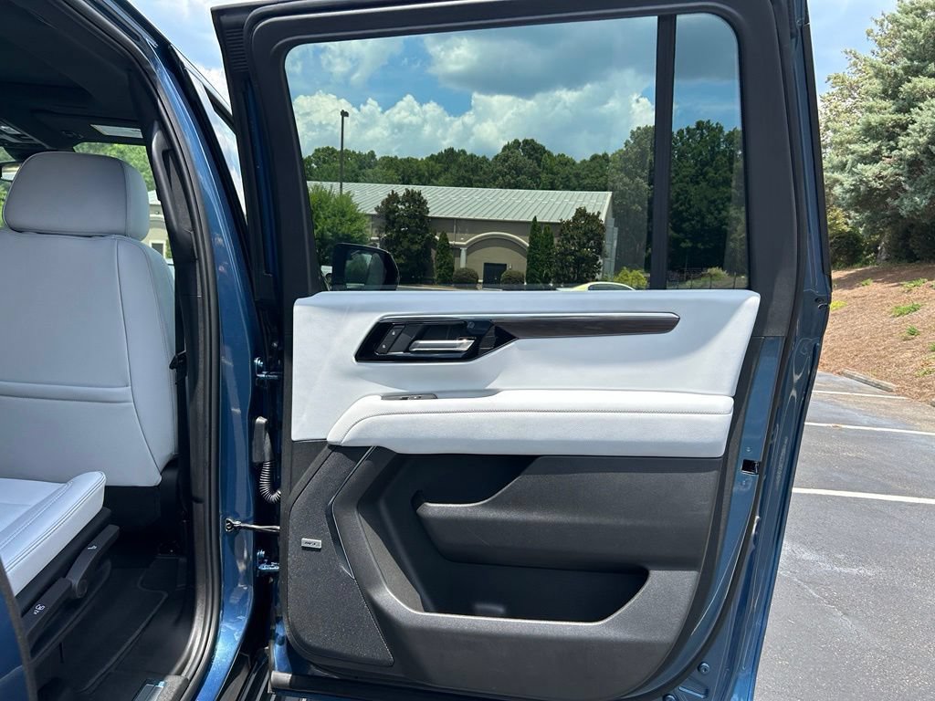 Used 2025 Chevrolet Suburban Premier w/ Sun And Tow Package RWD image 66