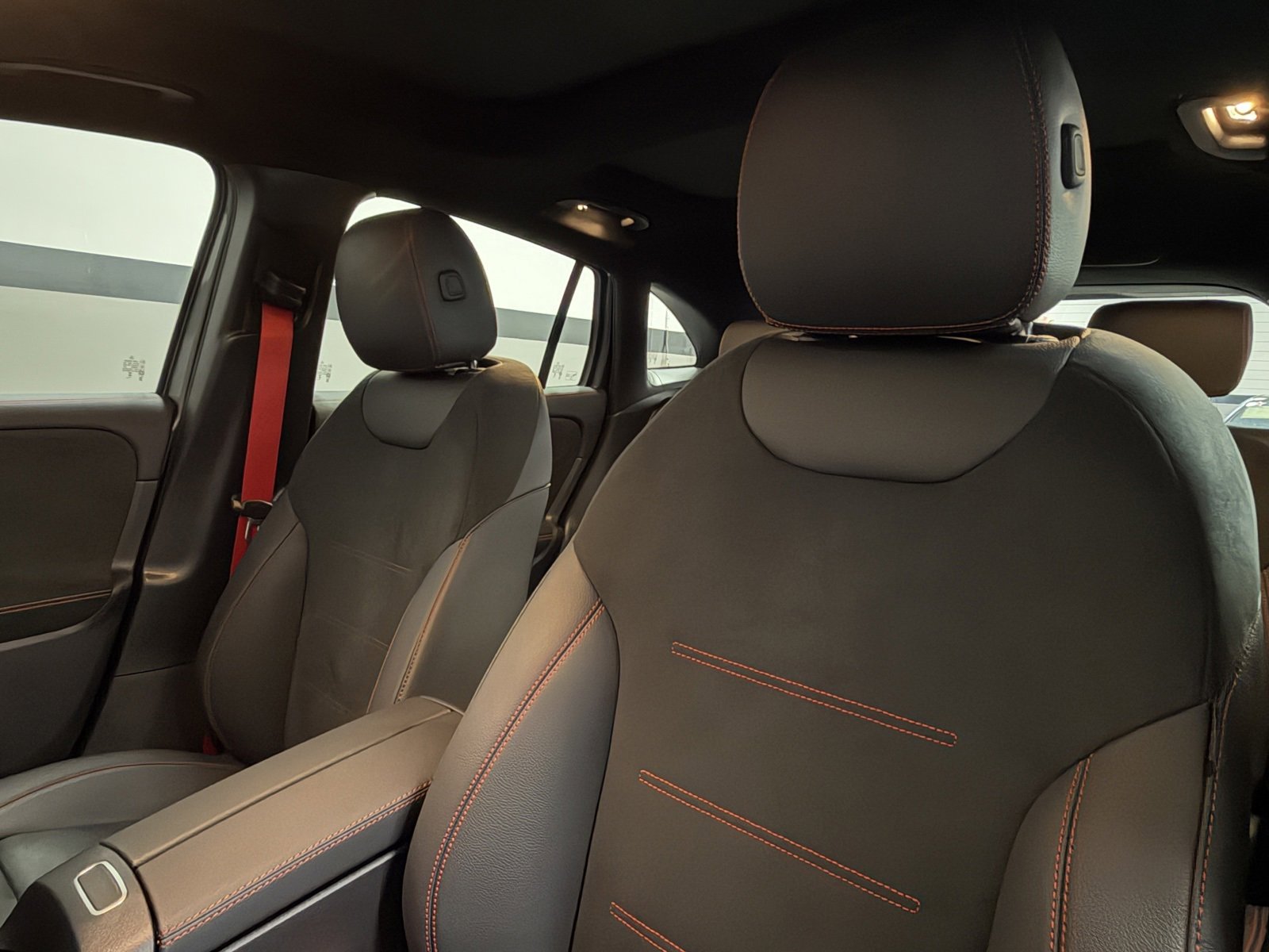 Used 2025 Mercedes-Benz GLA 35 AMG 4MATIC image 27