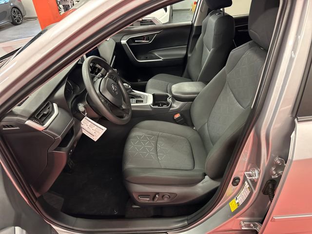 Used 2025 Toyota RAV4 XLE AWD/4WD image 10