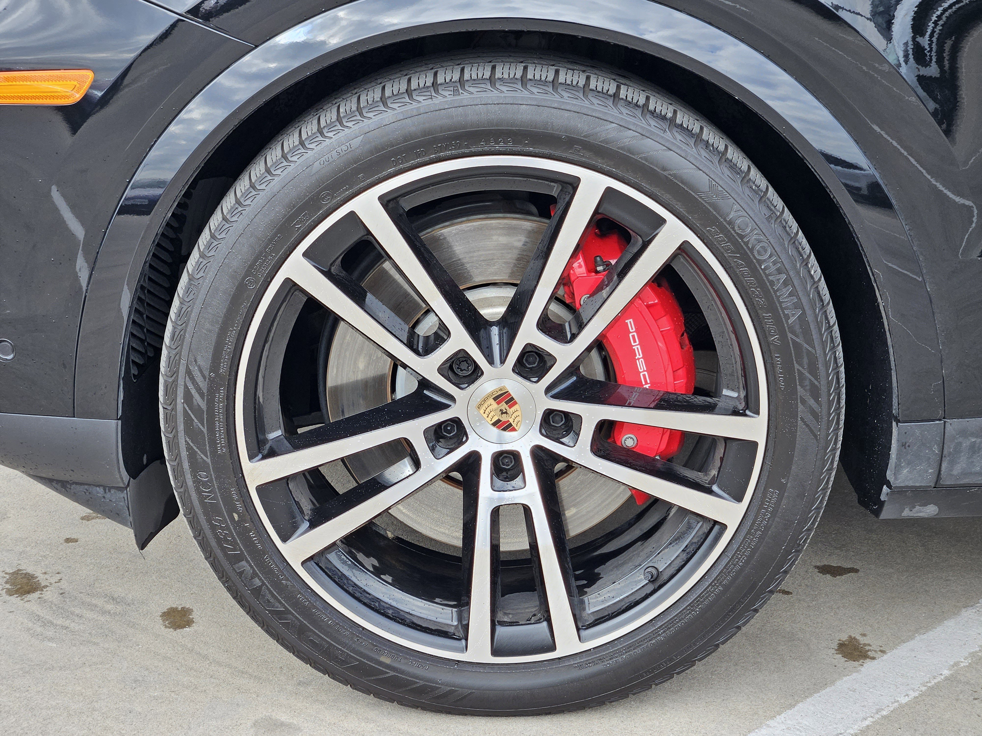 Certified 2025 Porsche Cayenne S image 14