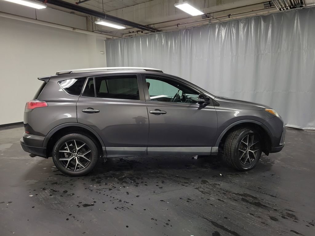 Used 2016 Toyota RAV4 SE image 9