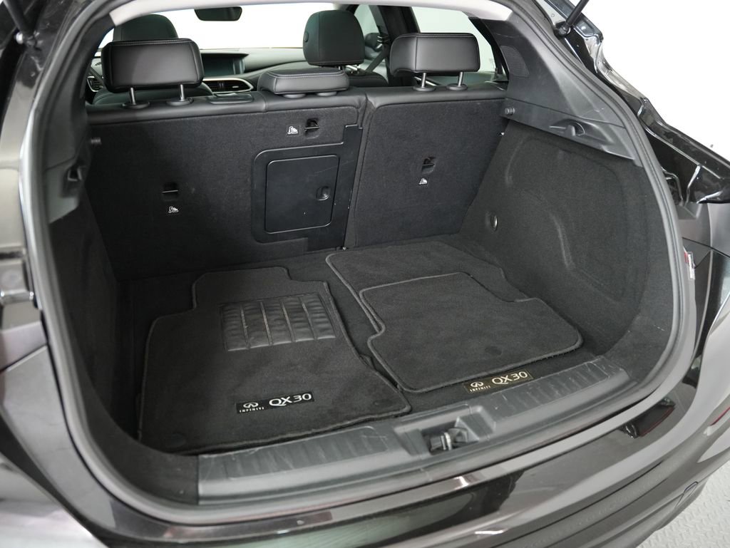 Used 2019 INFINITI QX30 w/ Navigation Package image 30