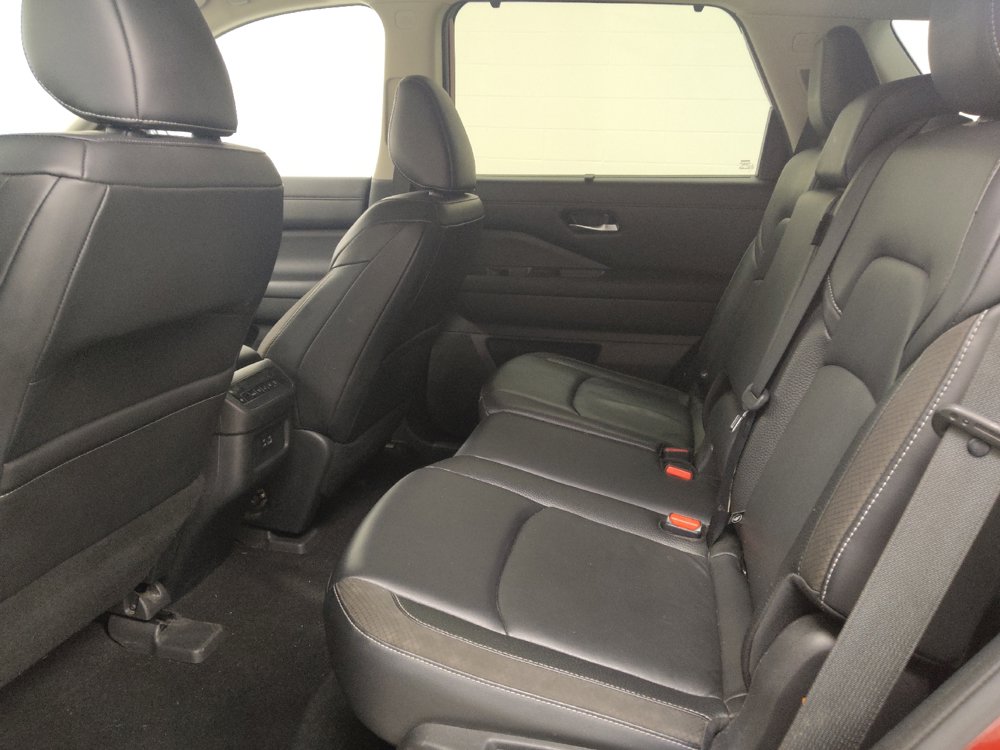 Used 2022 Nissan Pathfinder SL FWD image 18