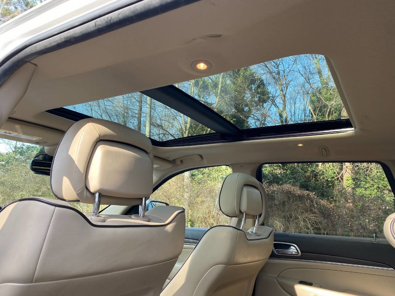 Used 2017 Jeep Grand Cherokee Overland image 52