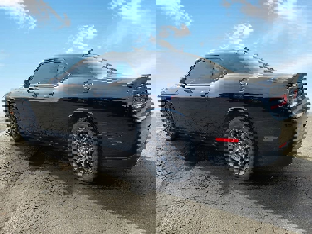 Used 2018 Dodge Challenger GT w/ Driver Convenience Group image 3