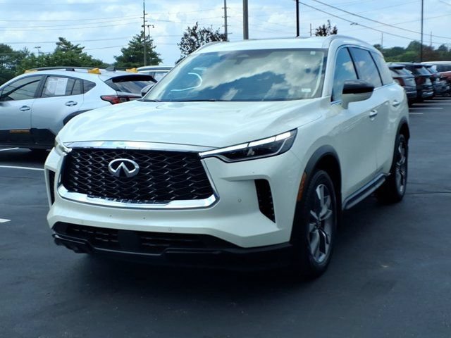 Used 2023 INFINITI QX60 Luxe w/ Vision Package AWD/4WD image 2