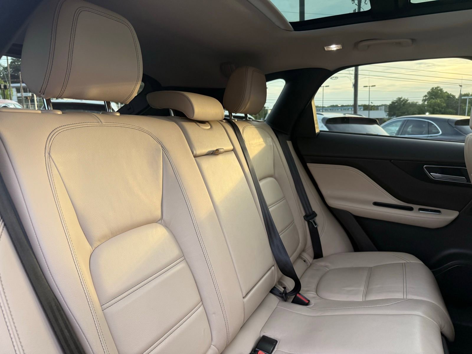 Used 2018 Jaguar F-PACE Prestige AWD/4WD image 34