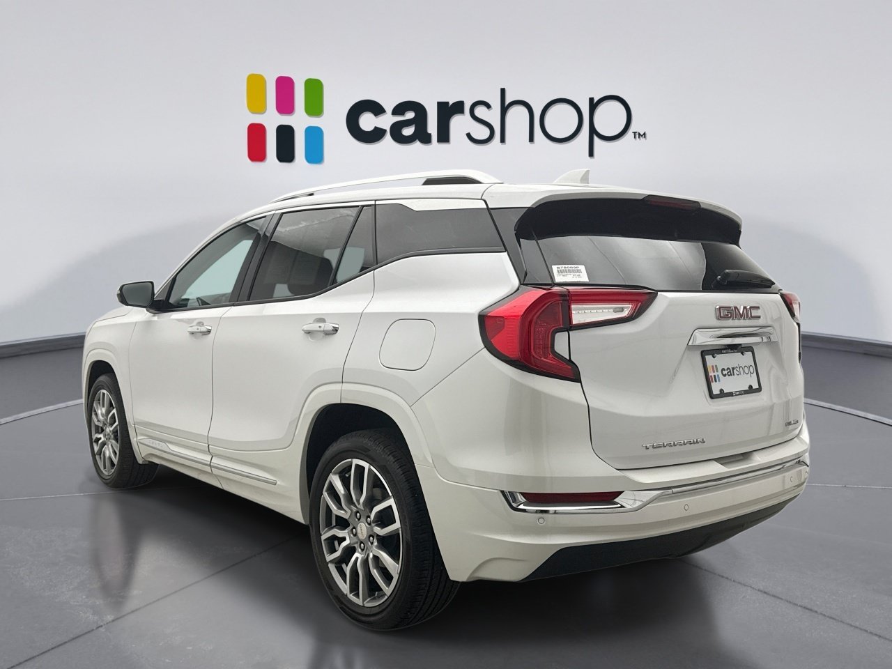 Used 2024 GMC Terrain Denali w/ Denali Premium Package AWD/4WD image 3