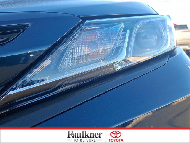 Certified 2020 Toyota Camry SE image 9