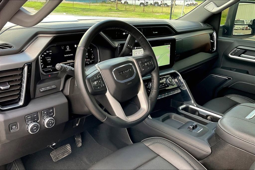 Used 2025 GMC Sierra 2500 Denali w/ Denali Reserve Package AWD/4WD image 14