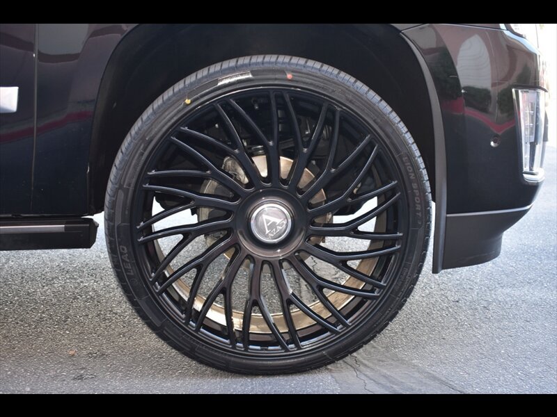 Used 2017 Cadillac Escalade Platinum AWD/4WD image 43
