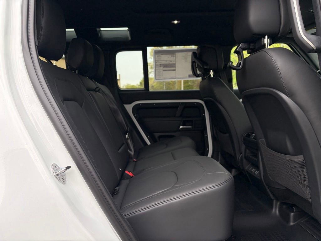 New 2026 Land Rover Defender 110 X-Dynamic SE AWD/4WD image 16