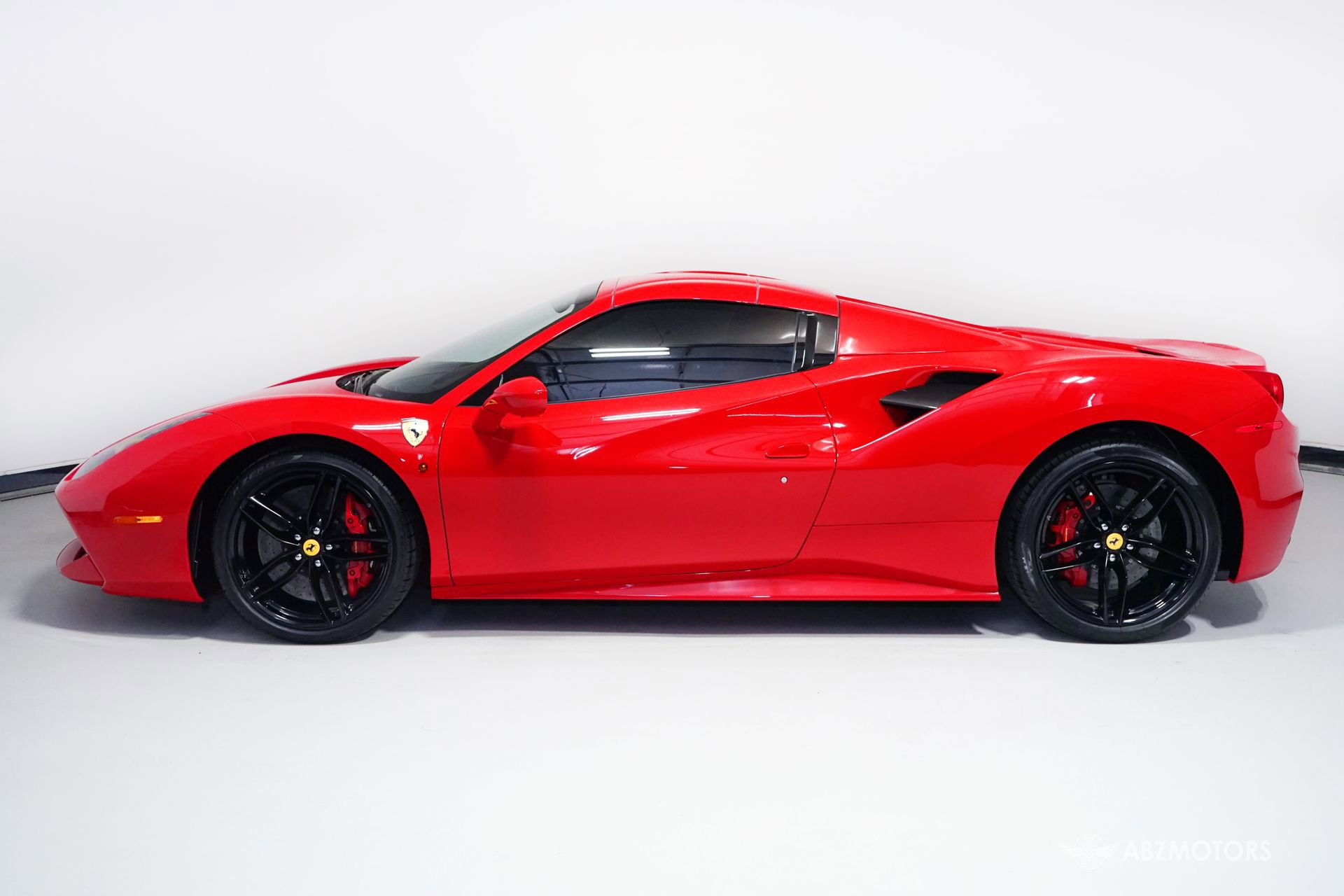 Used 2018 Ferrari 488 Spider RWD image 5