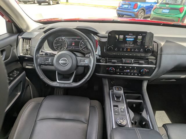 Used 2023 Nissan Pathfinder SL AWD/4WD image 29