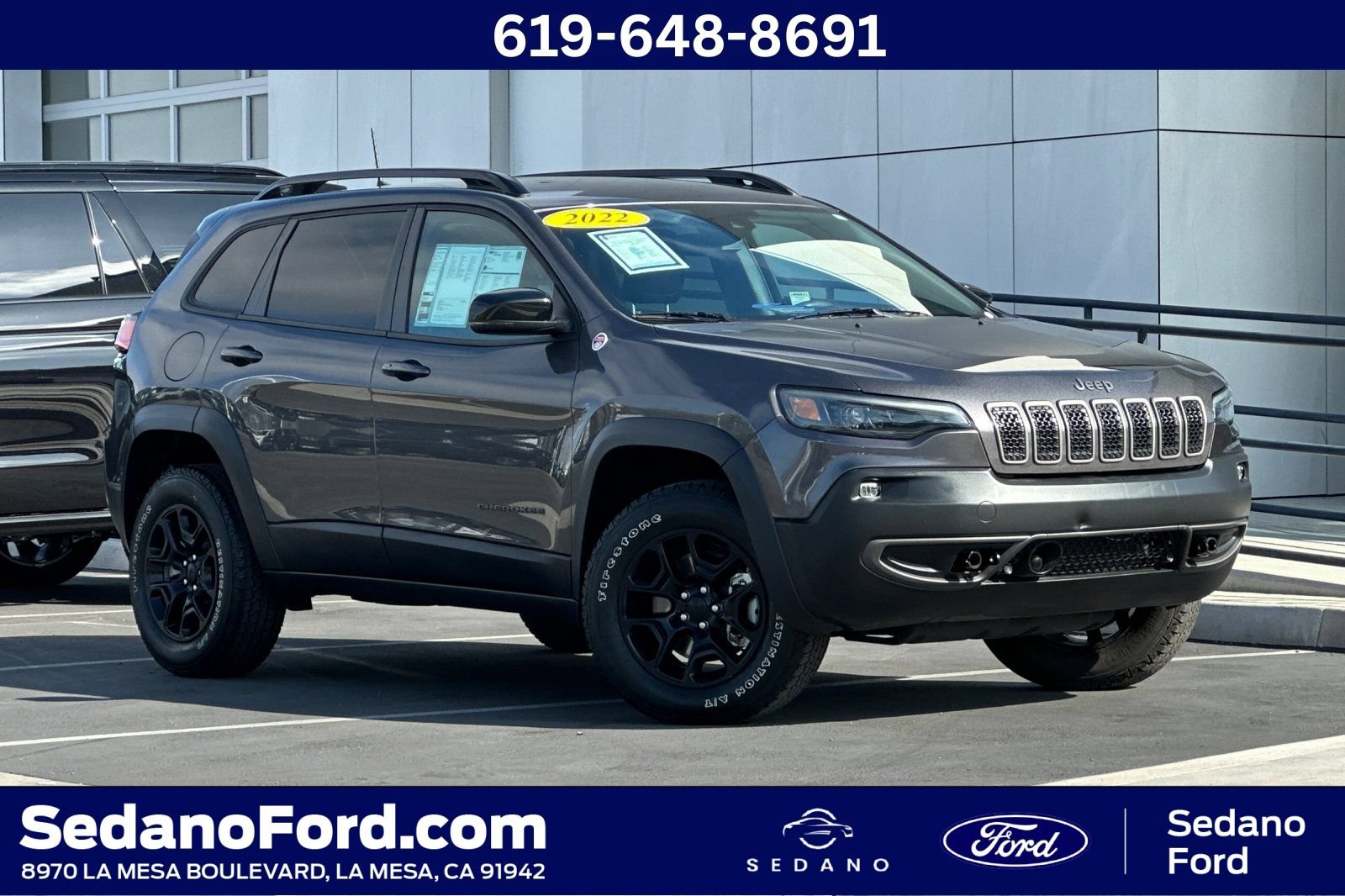 Used 2022 Jeep Cherokee Trailhawk w/ Trailer Tow Group AWD/4WD image 1