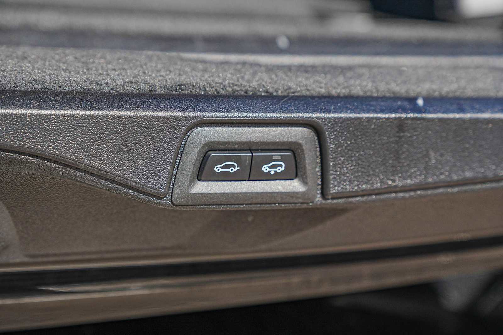 Used 2023 BMW X7 xDrive40i w/ Premium Package image 34