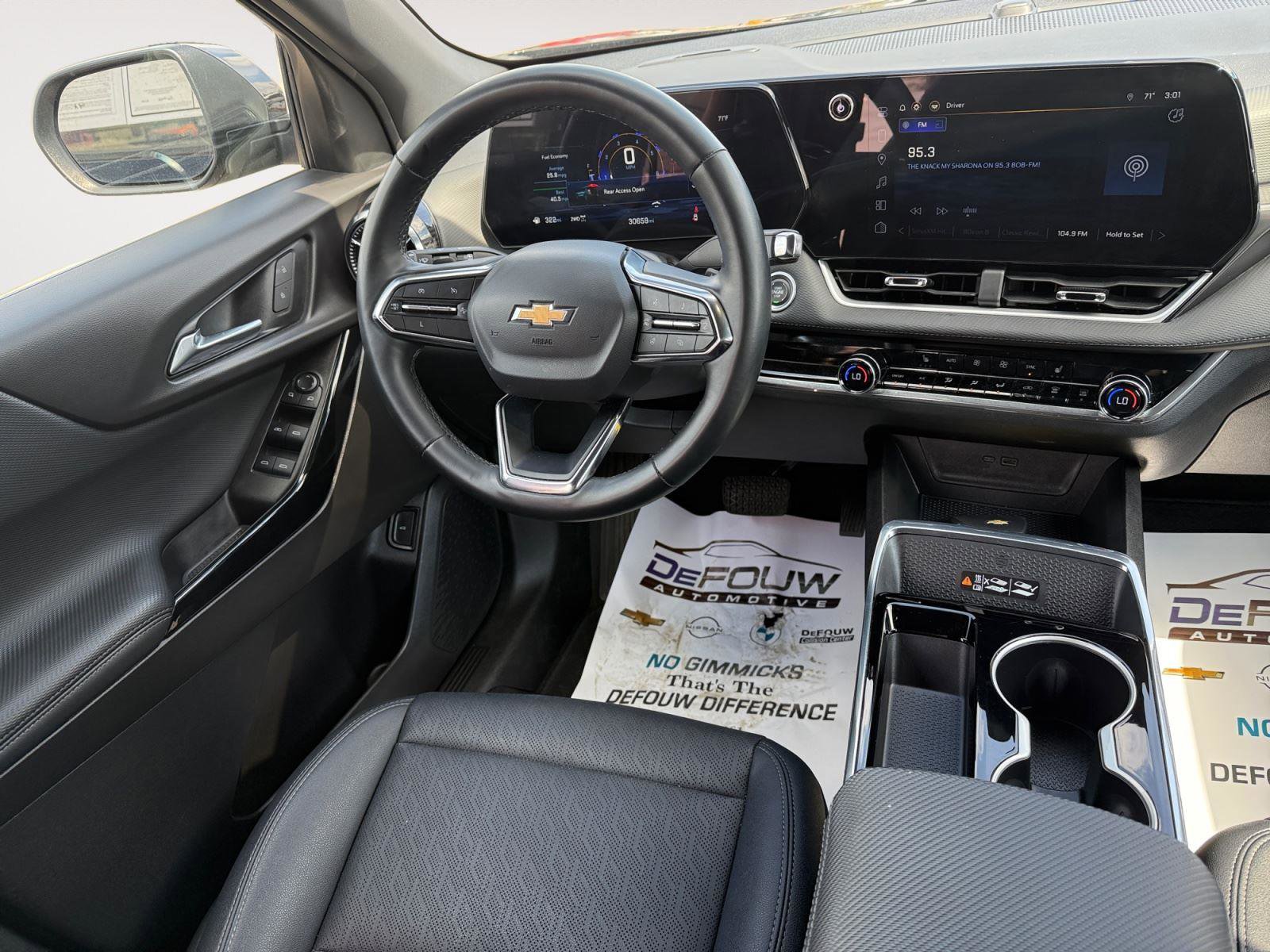 Used 2025 Chevrolet Equinox LT w/ Convenience Package II AWD/4WD image 11