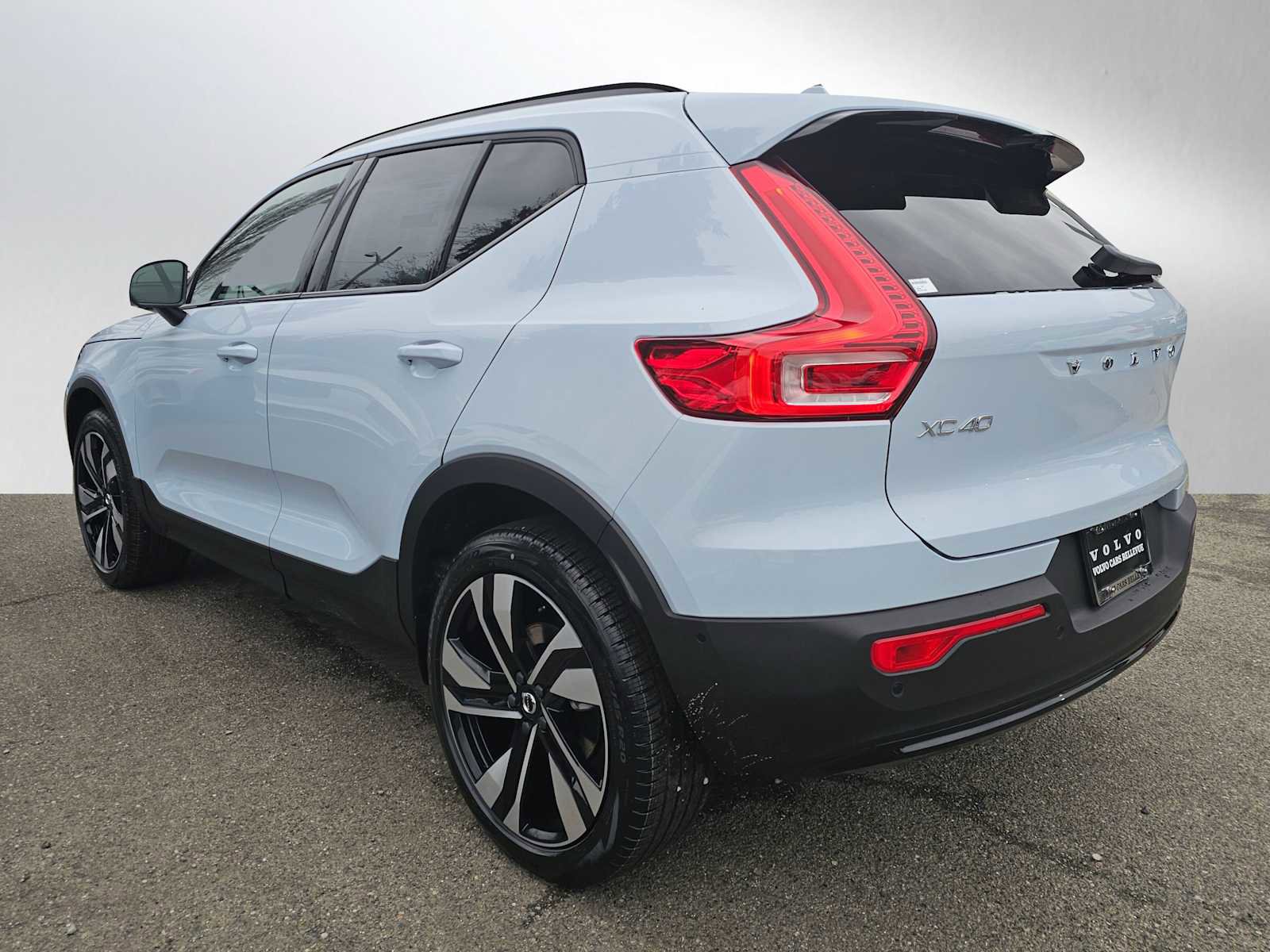 New 2026 Volvo XC40 B5 Plus w/ Protection Package Premier image 5