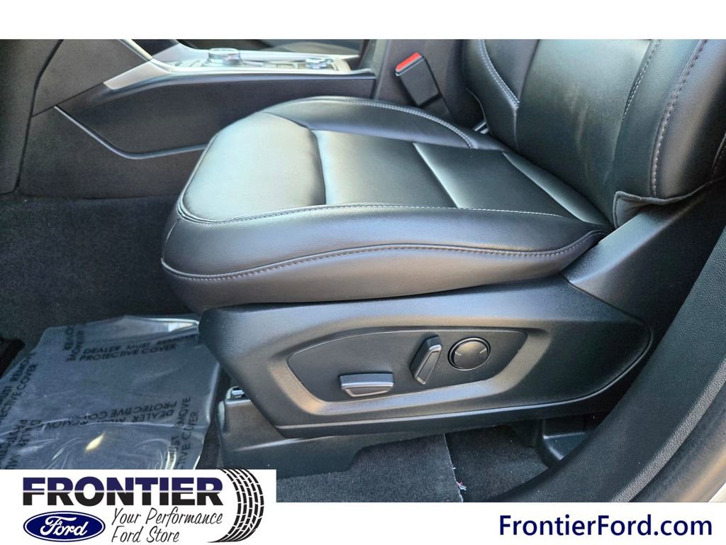 Used 2024 Ford Explorer XLT w/ Equipment Group 202A image 11
