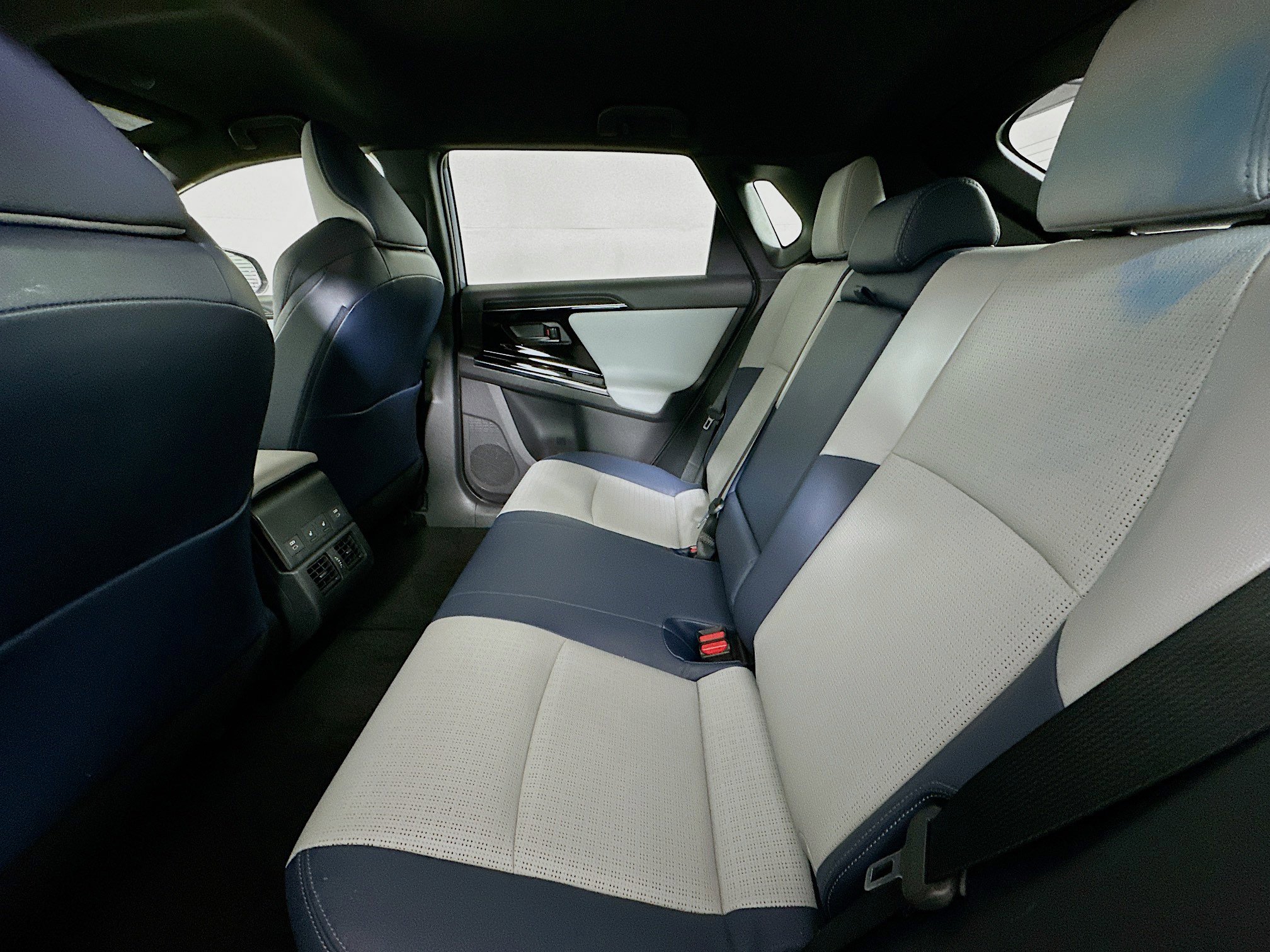 Used 2023 Subaru Solterra Limited image 26