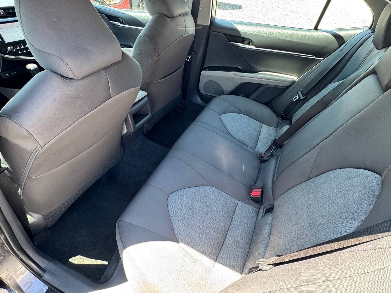 Used 2019 Toyota Camry LE w/ Convenience Package FWD image 14