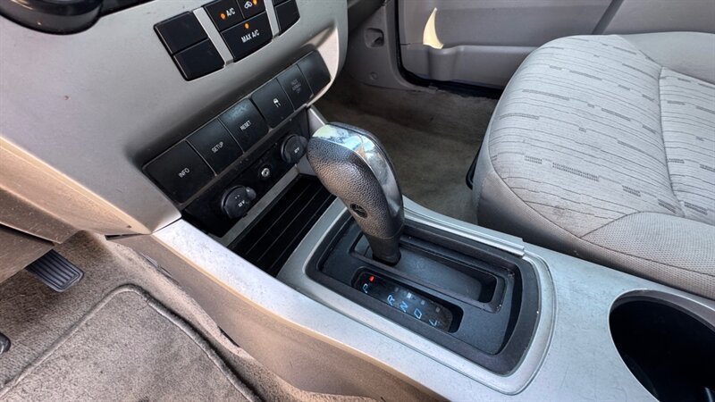 Used 2011 Ford Focus SE FWD image 6